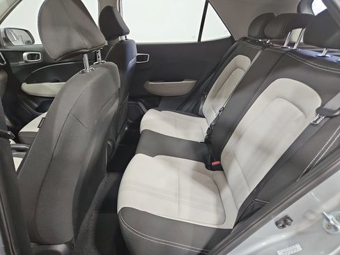 Used 2022 Hyundai Venue SEL image 25