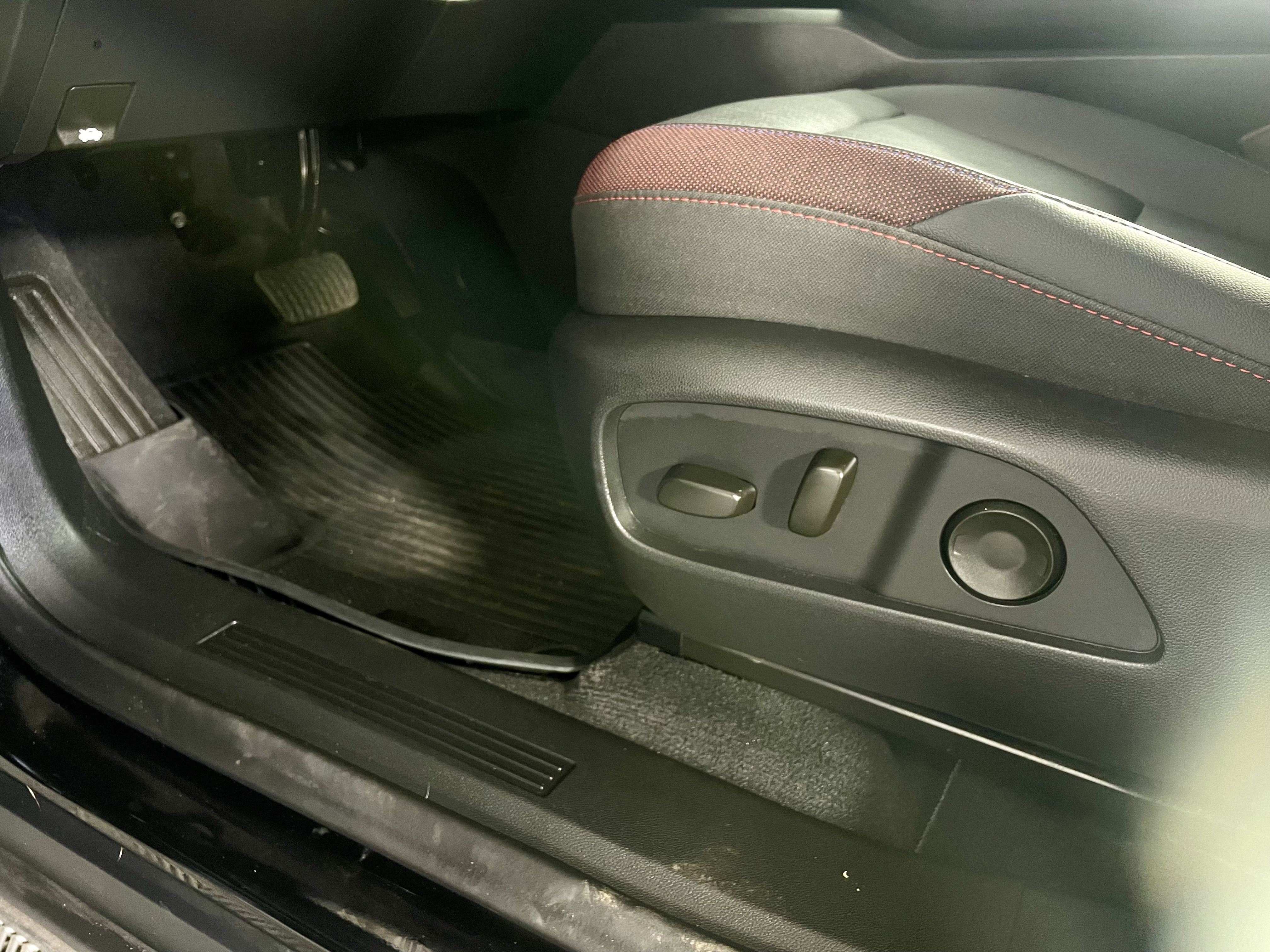 Used 2026 Chevrolet Equinox RS FWD image 13