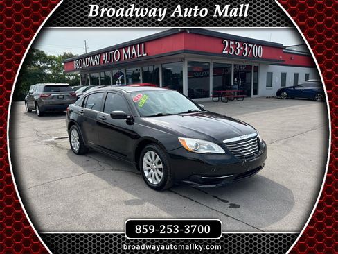 Used 2013 Chrysler 200 Touring FWD image 1