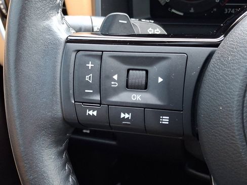 Used 2023 Nissan Rogue Platinum w/ Platinum Premium Package image 22