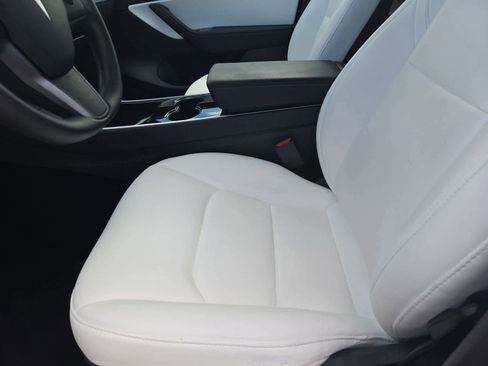 Used 2020 Tesla Model Y Long Range image 14