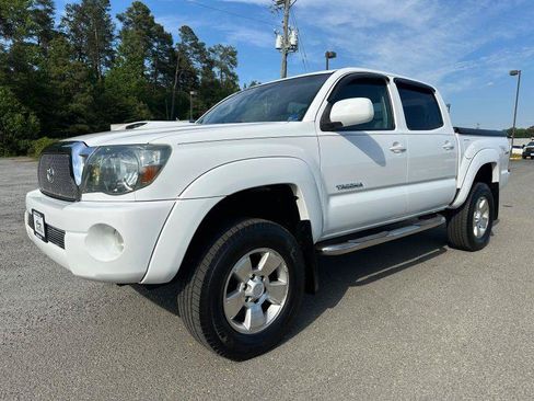 Used 2009 Toyota Tacoma PreRunner w/ TRD Sport Pkg RWD image 1