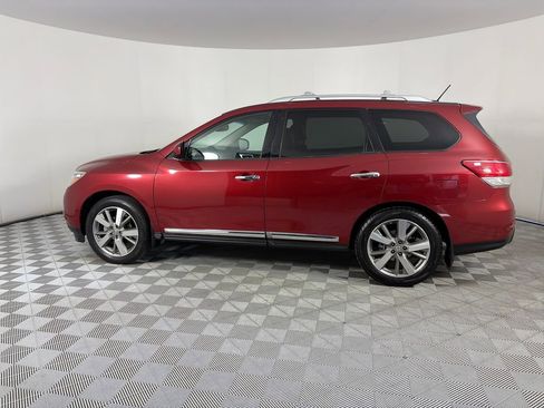 Used 2016 Nissan Pathfinder Platinum w/ Family Entertainment Package AWD/4WD image 4