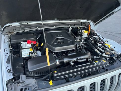 Used 2023 Jeep Wrangler Sahara image 15