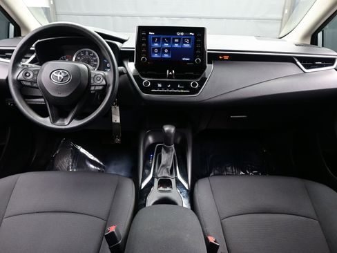 Used 2021 Toyota Corolla LE image 16