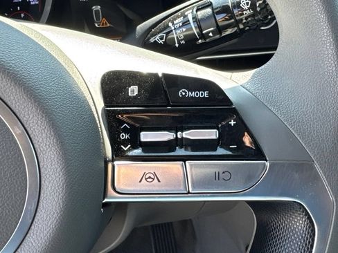 Used 2022 Hyundai Elantra SEL w/ Preferred Accessory Package FWD image 24