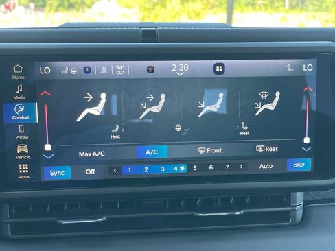 Used 2025 Jeep Gladiator Mojave w/ Convenience Group AWD/4WD image 28