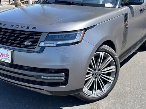 Used 2023 Land Rover Range Rover SE AWD/4WD image 2
