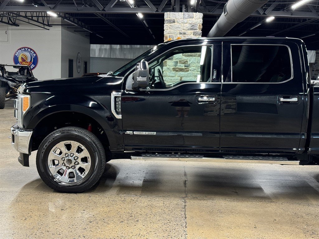 Used 2017 Ford F250 Lariat w/ Lariat Ultimate Package AWD/4WD image 5