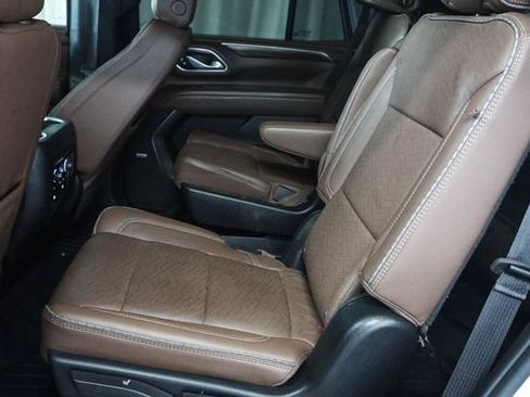Used 2024 Chevrolet Tahoe High Country AWD/4WD image 13