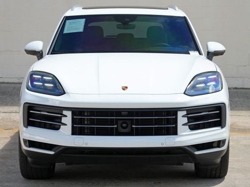 Used 2025 Porsche Cayenne w/ Premium Package Plus AWD/4WD image 53