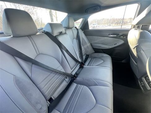 Used 2019 Toyota Avalon XSE w/ All Weather Liner Package image 29