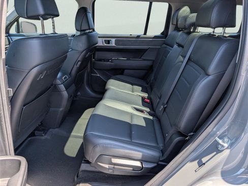 Used 2025 Hyundai Santa Fe Limited FWD image 31