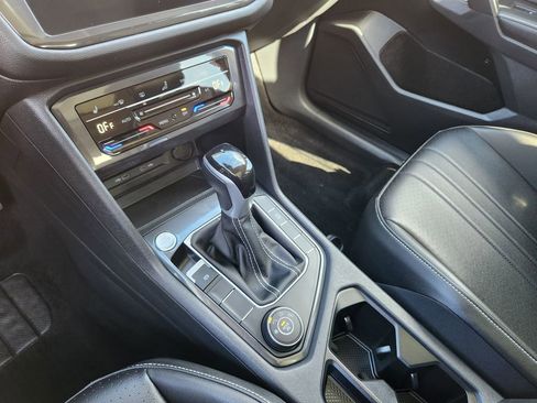 Certified 2024 Volkswagen Tiguan SE image 24