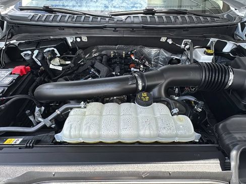 Certified 2025 Ford Expedition Active AWD/4WD image 26
