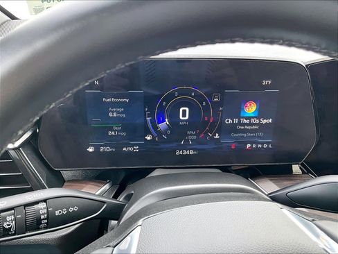 Used 2025 Chevrolet Suburban Z71 w/ Z71 Off-Road Package image 26