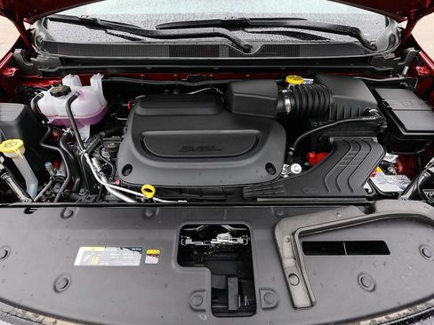 New 2027 Chrysler Pacifica Limited AWD/4WD image 18