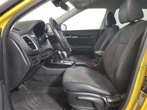 Used 2023 Kia Seltos S image 11