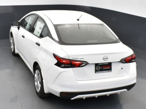 Used 2025 Nissan Versa S w/ Lighting Package image 44