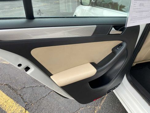 Used 2017 Volkswagen Jetta SE FWD image 27