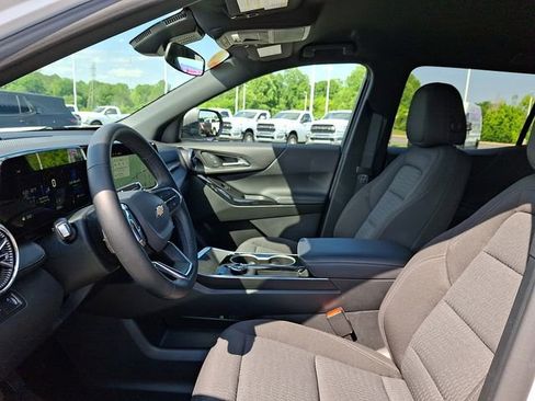 Used 2026 Chevrolet Equinox LT FWD image 13