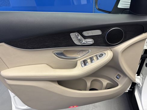 Used 2022 Mercedes-Benz GLC 300 4MATIC image 10