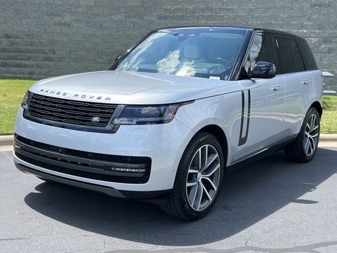 Certified 2025 Land Rover Range Rover SE AWD/4WD image 2