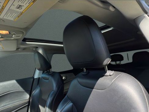 Used 2020 Jeep Compass Latitude image 18