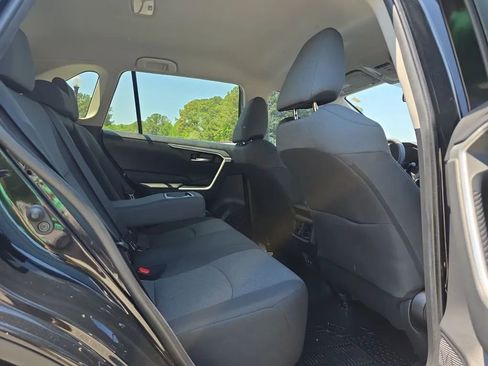 Used 2020 Toyota RAV4 XLE FWD image 43