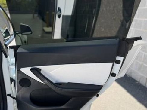 Used 2020 Tesla Model Y Long Range AWD/4WD image 26