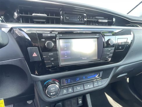 Used 2014 Toyota Corolla S image 11