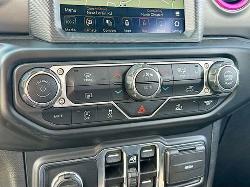 Used 2022 Jeep Wrangler Unlimited Sport AWD/4WD image 17
