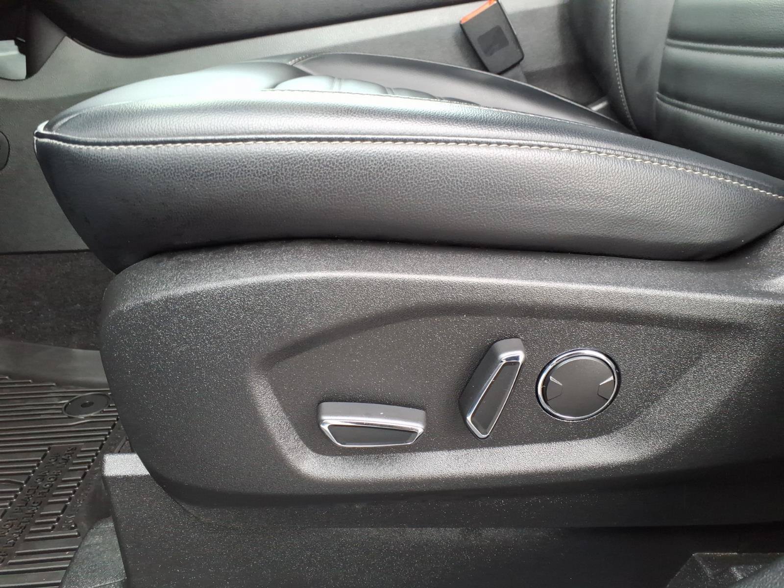 Used 2019 Ford Edge SEL w/ Equipment Group 201A FWD image 15