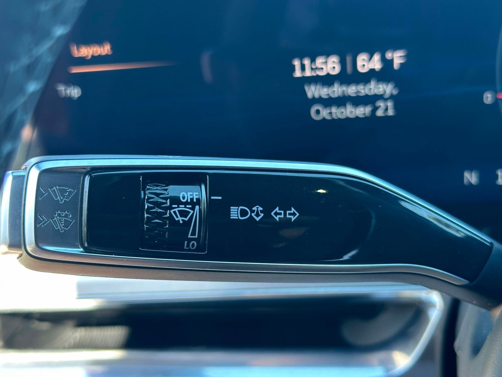 Certified 2024 Cadillac Lyriq Luxury AWD/4WD image 18