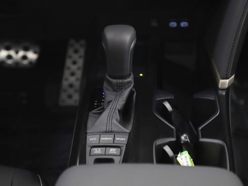 Used 2026 Toyota Camry SE w/ Multimedia Upgrade Package image 17