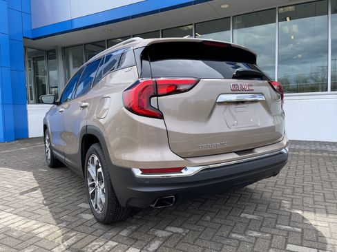 Used 2018 GMC Terrain SLT w/ Preferred Package image 3
