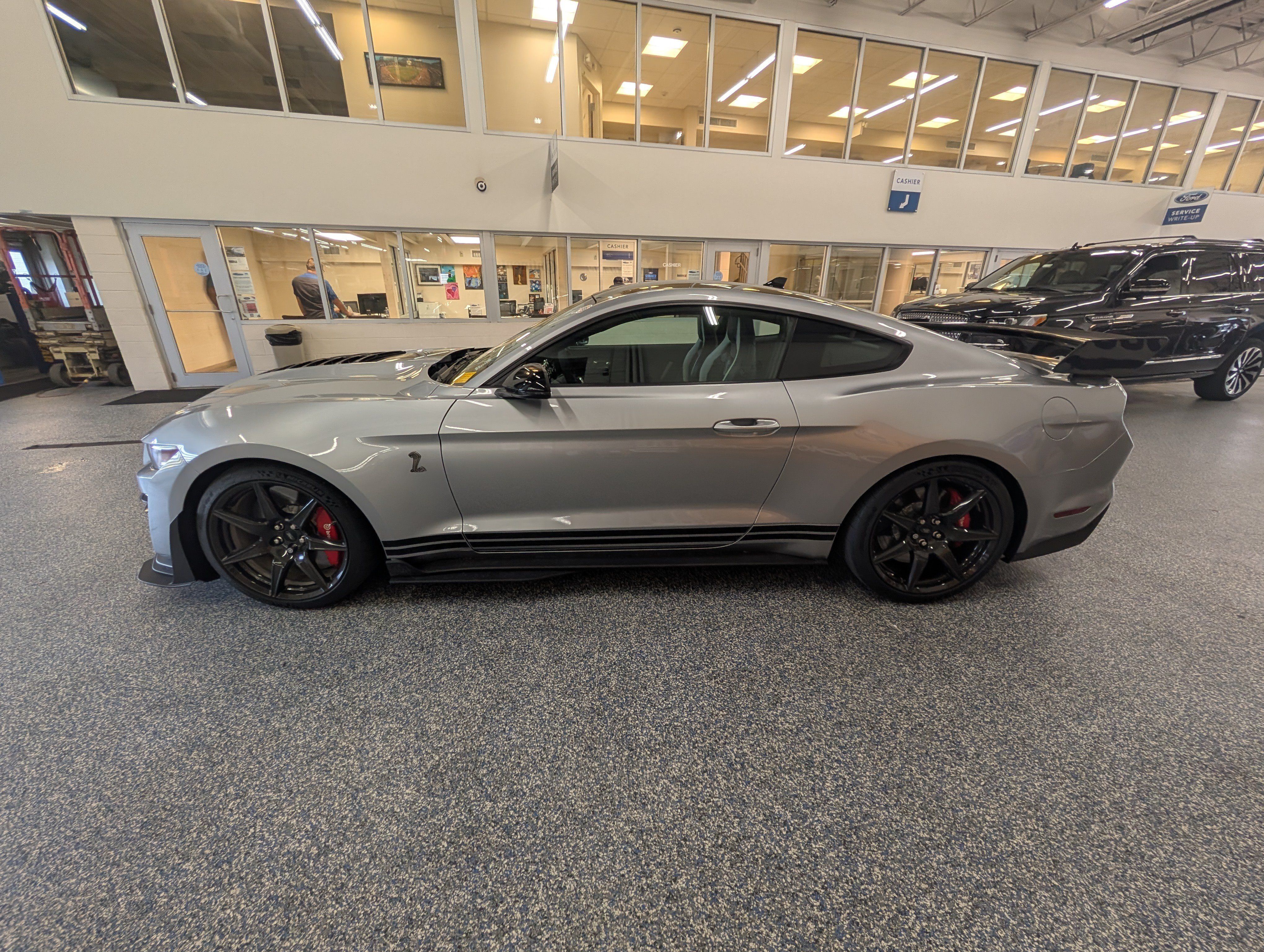 Certified 2021 Ford Mustang Shelby GT500 w/ Carbon Fiber Track Pack RWD image 3