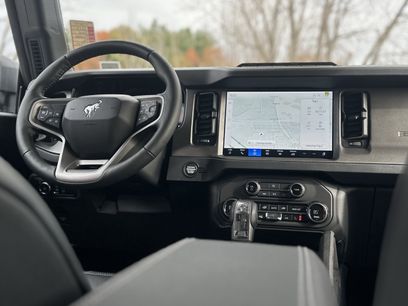 New 2025 Ford Bronco Badlands w/ Sasquatch Package