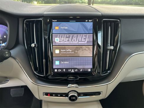 New 2025 Volvo XC60 B5 Core w/ Protection Package Premier image 20