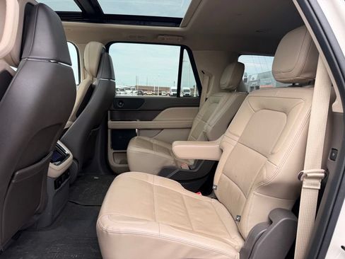 Used 2023 Lincoln Navigator L Reserve AWD/4WD image 17