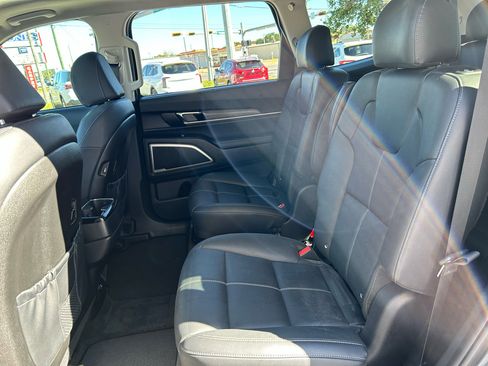 Used 2022 Kia Telluride EX w/ EX Premium Package image 30
