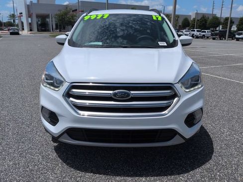Used 2017 Ford Escape SE w/ Equipment Group 201A FWD image 9
