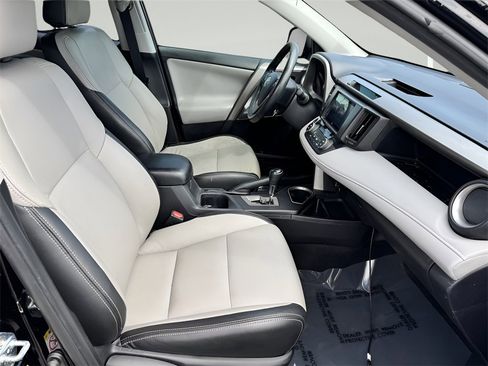 Used 2018 Toyota RAV4 XLE image 25