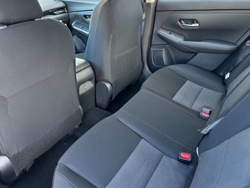 New 2025 Nissan Sentra SR image 9