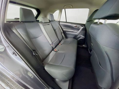 Used 2019 Toyota RAV4 LE w/ Carpet Mat Package image 28