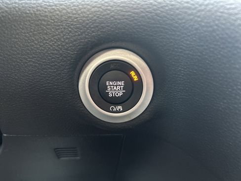 New 2026 Chrysler Pacifica Select image 25