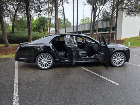 Used 2017 Bentley Mulsanne RWD image 52