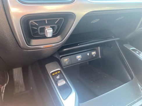 Used 2023 Kia Sorento S w/ Panoramic Sunroof Package AWD/4WD image 12