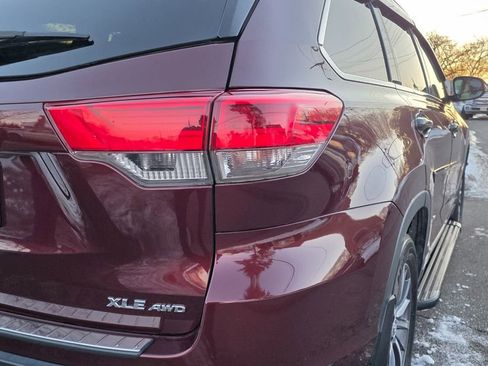 Used 2019 Toyota Highlander XLE image 4