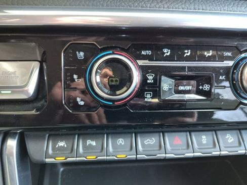 Used 2022 GMC Sierra 1500 Denali w/ Denali Reserve Package AWD/4WD image 25
